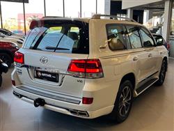 تۆیۆتا لاند کروزەر